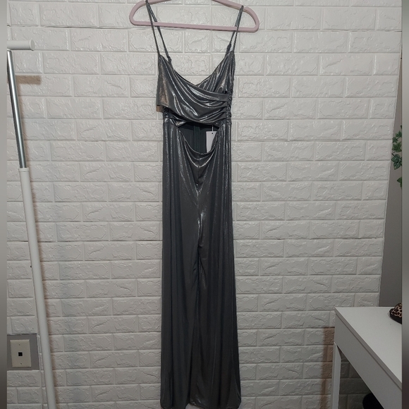 Lovers + Friends Shimmer Jumpsuit Sage Green Small NEW - Picture 2 of 16